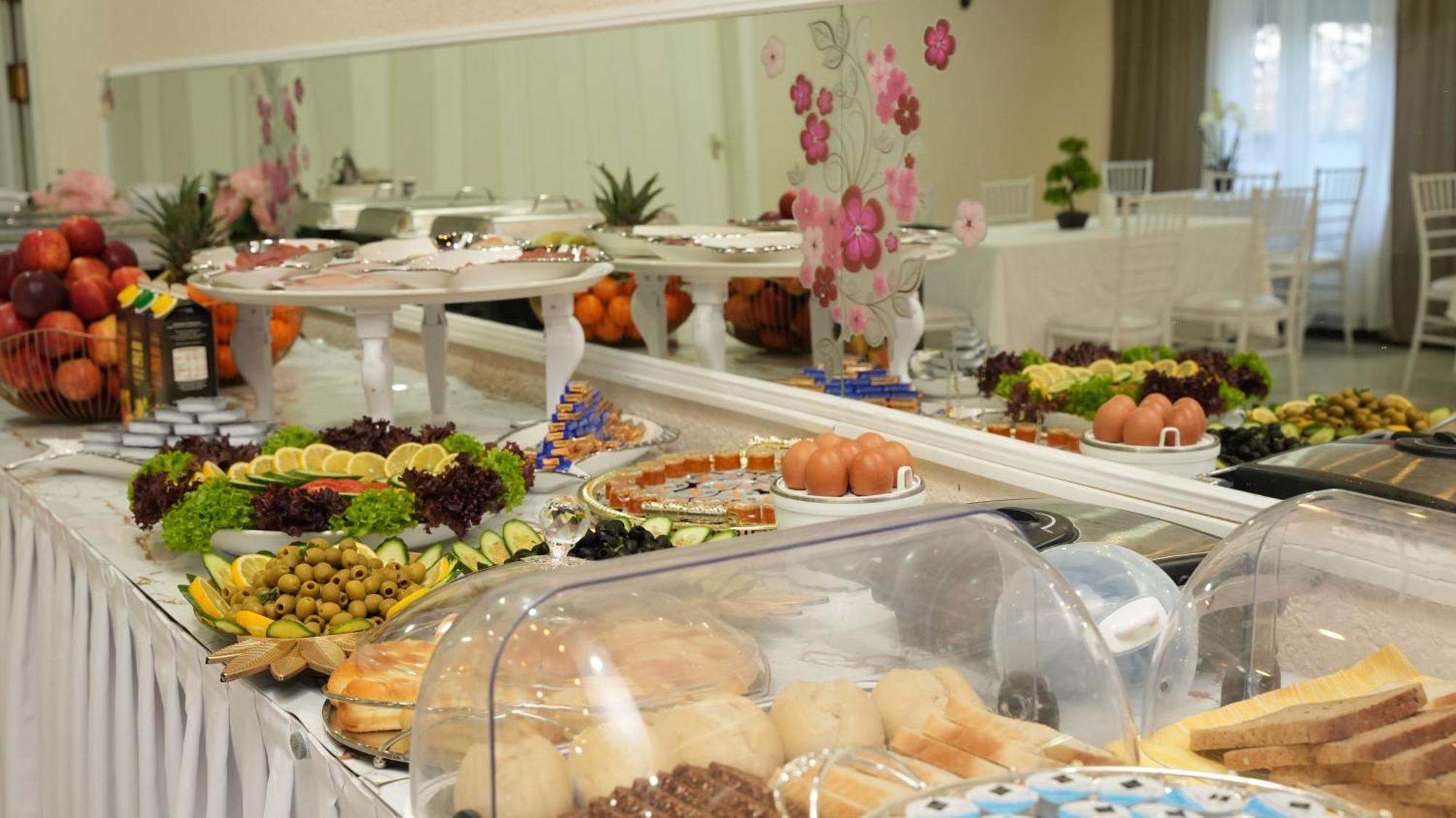 Sn Hotel And Restaurant Langgons Екстериор снимка